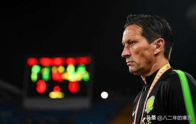 国安主教练施密特近况